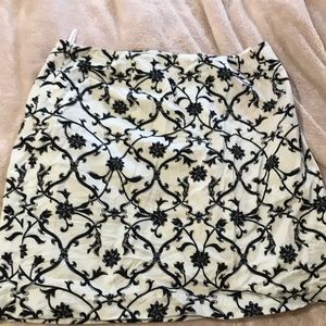 Black and White Mini